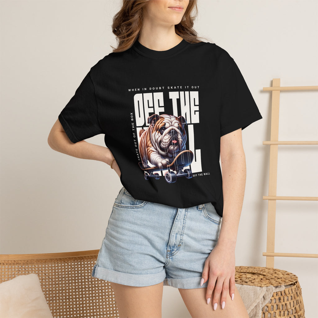Bulldog on Skateboard - Unisex T-shirt